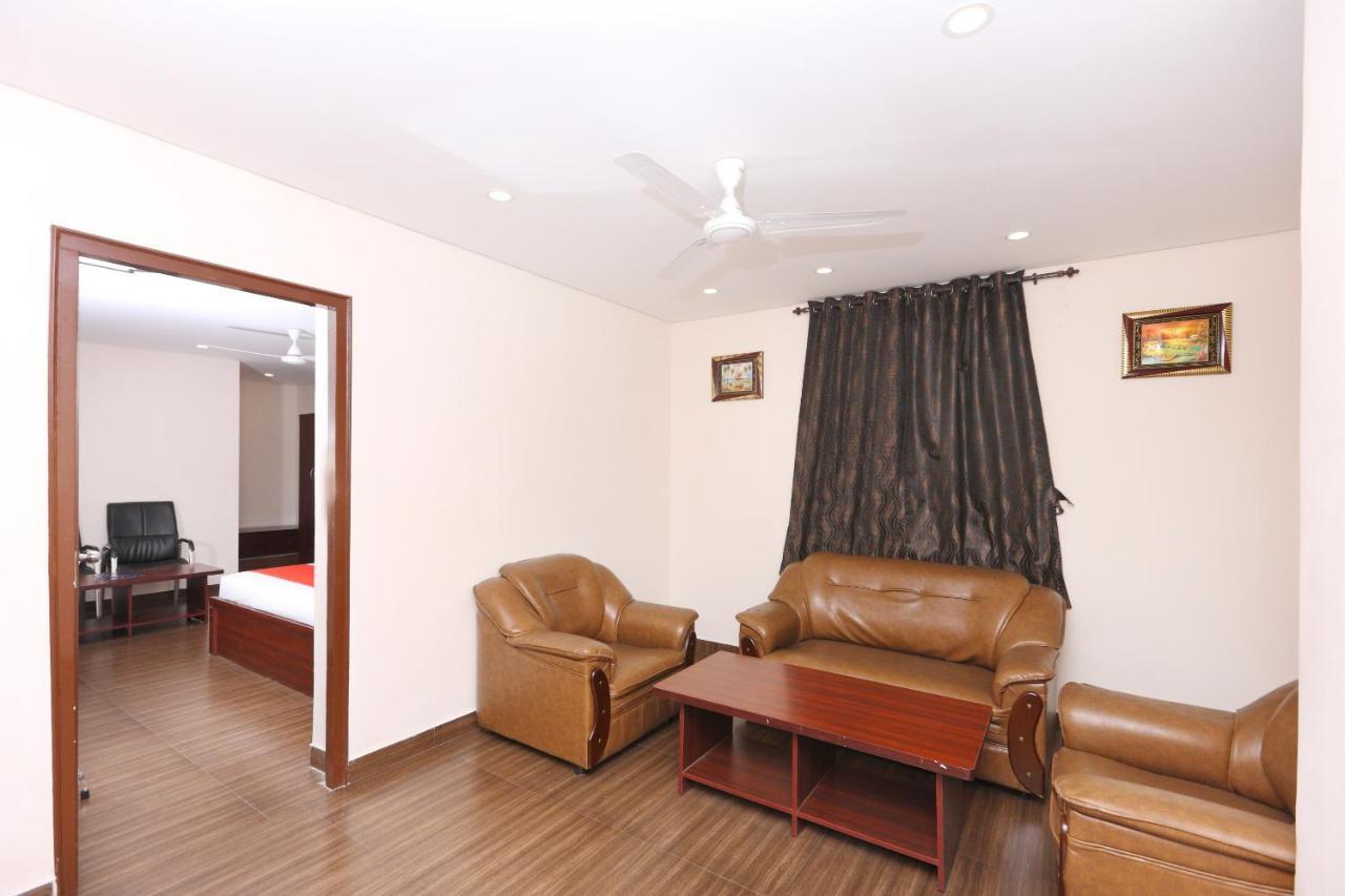 Hotel Oyo 1001 Palmtree Corporate Anna Nagar Čennai Exteriér fotografie